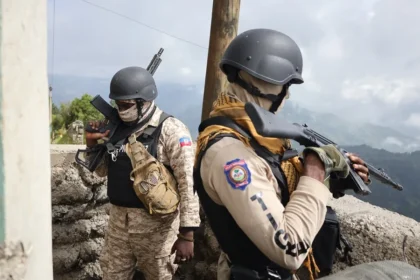 Ataque de banda en Haití deja 20 muertos y 500 casas quemadas