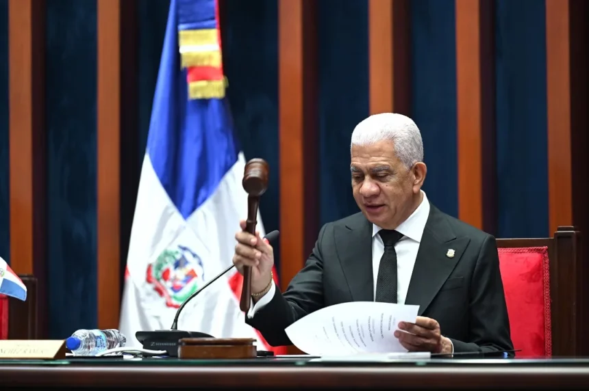 Reforma al Código Laboral avanza en el Congreso dominicano