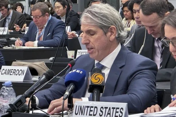 EE UU acusa a China de aumentar su arsenal nuclear sin control