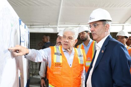 Abinader supervisa avance del túnel bajo Plaza de la Bandera