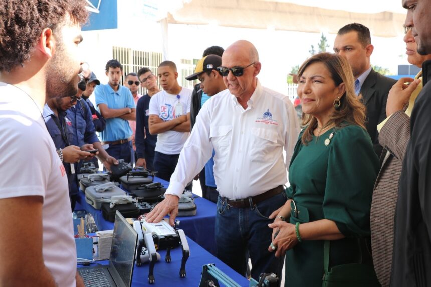 Boca Chica impulsa capacitación tecnológica juvenil con apoyo de CTC