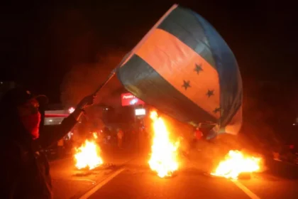 Honduras: crisis electoral se agrava tras tres semanas de bloqueo