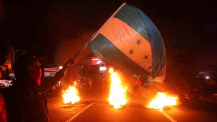 Honduras: crisis electoral se agrava tras tres semanas de bloqueo