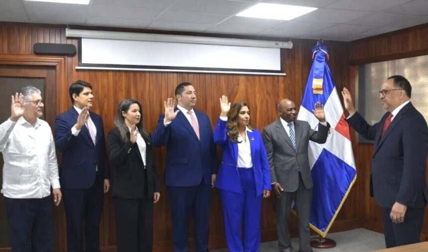 Peralta Romero juramenta nuevos viceministros de Justicia RD