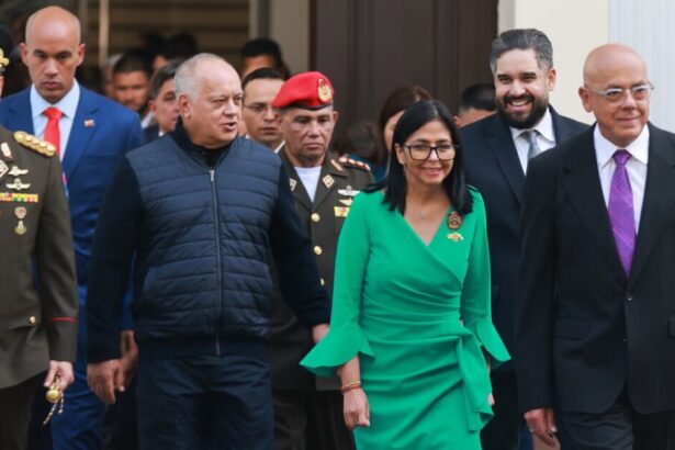 Venezuela reforma gobierno y sector petrolero bajo control de EE UU