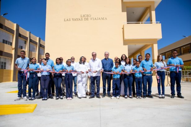 Abinader inaugura liceo moderno en Azua para 595 estudiantes