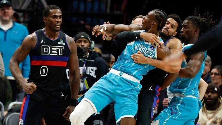 NBA suspende a cuatro jugadores tras pelea entre Pistons y Hornets